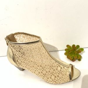 Henry Ferrera Metalic Lace Heels size 9